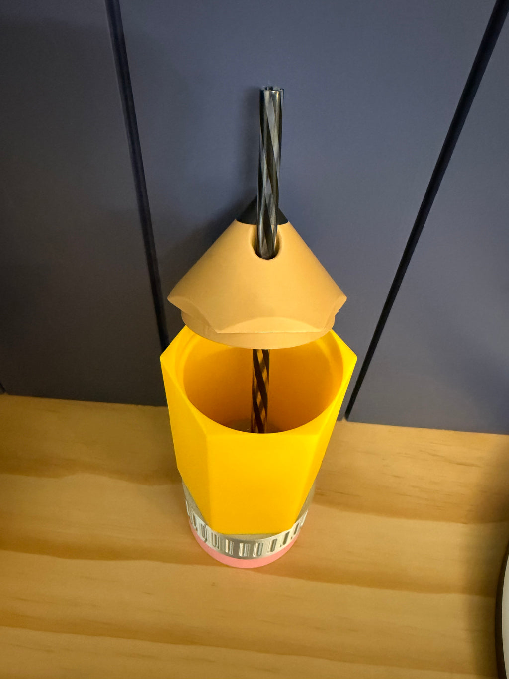 Slim can holder pencil