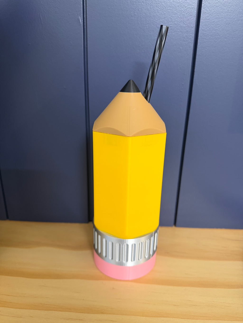 Slim can holder pencil