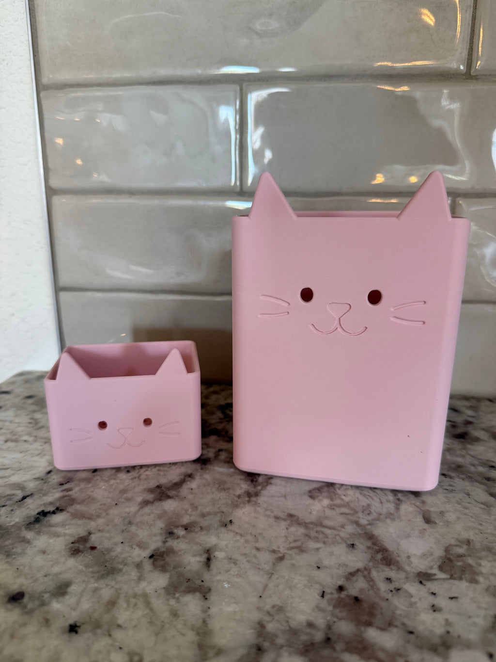 Cat desk organizer